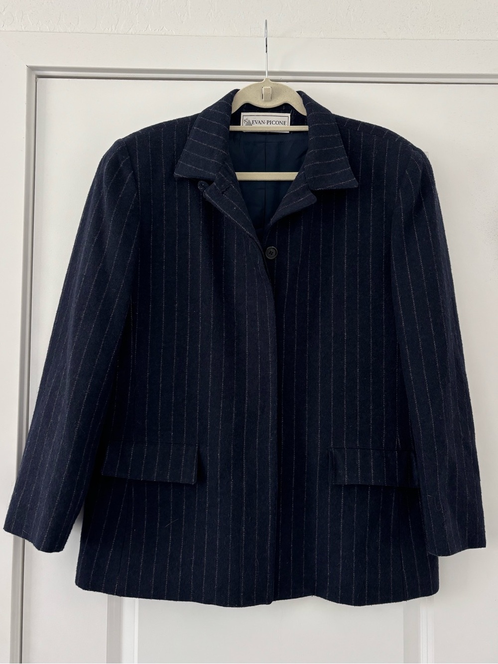 Vintage Evan Picone ILGWU Union Made Lambs Wool Navy Pinstripe Blazer Jacket